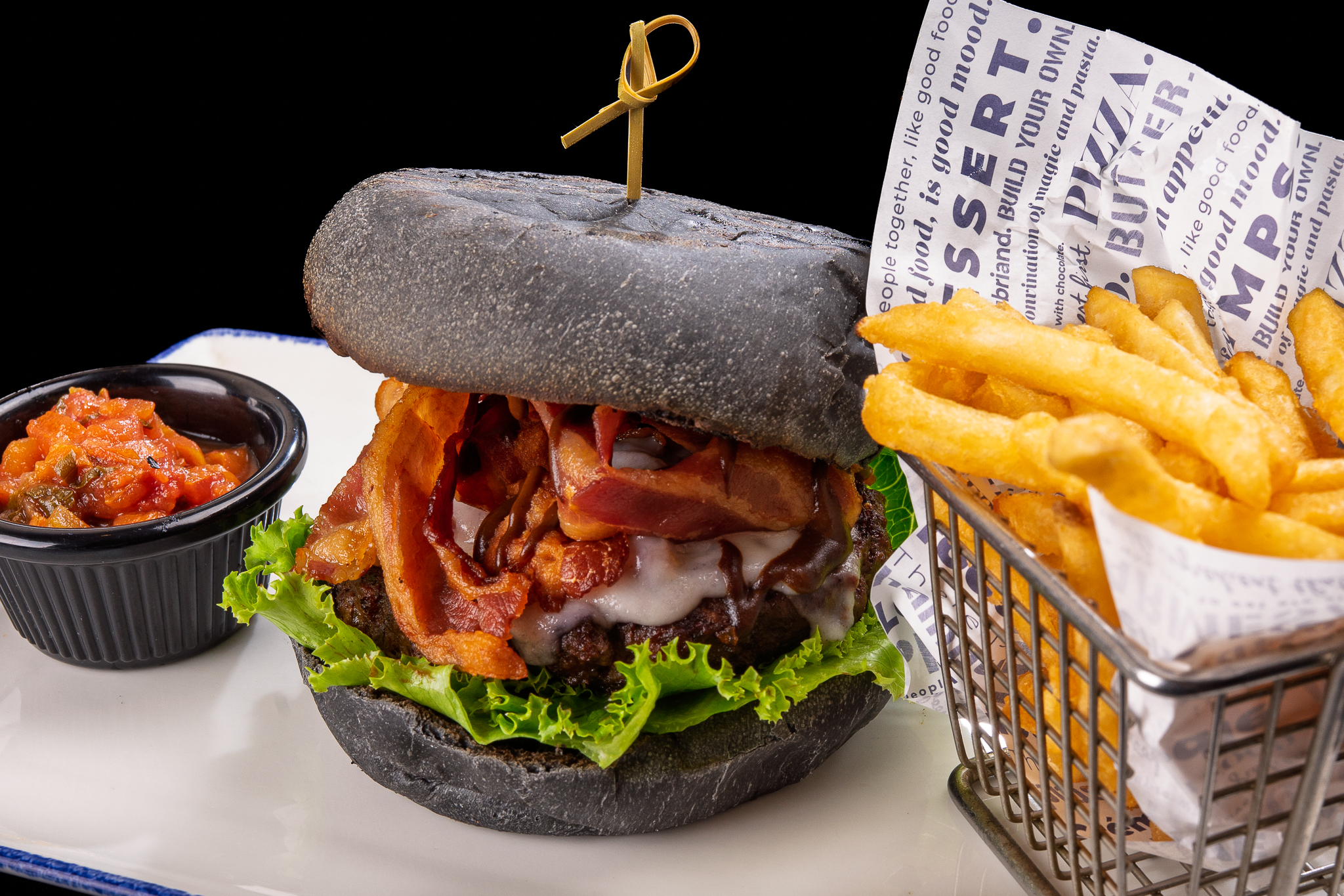 Hamburguesa fotografiada para franquicias QSR y marcas de alimentos en El Salvador